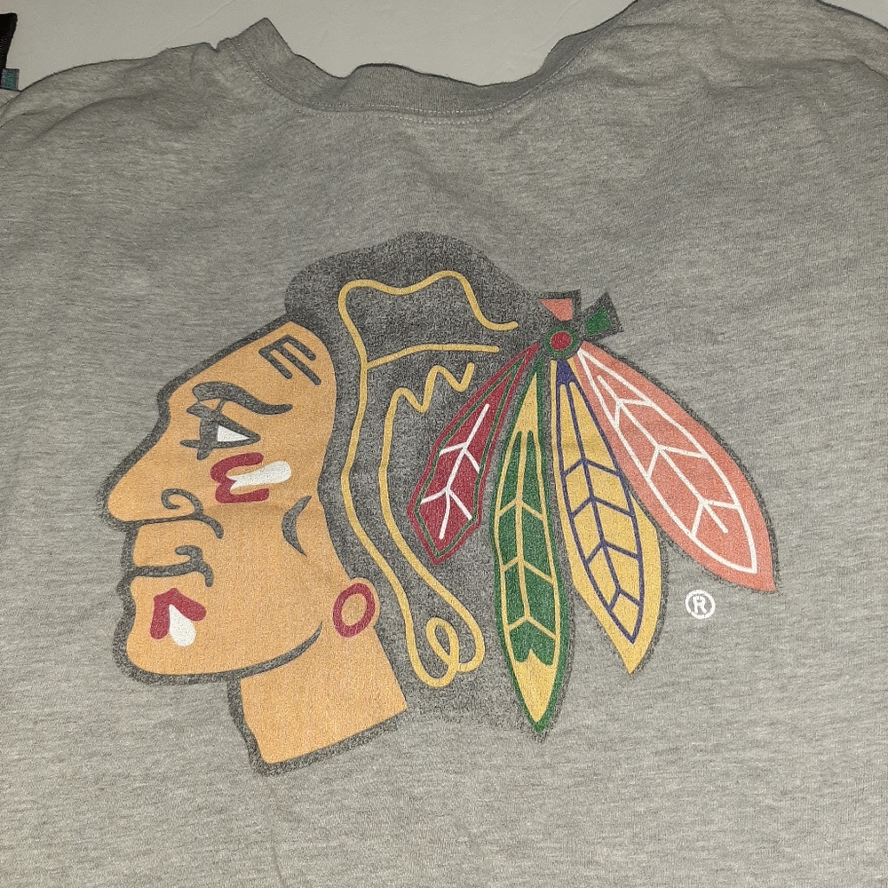 Blackhawks long-sleeved shirt